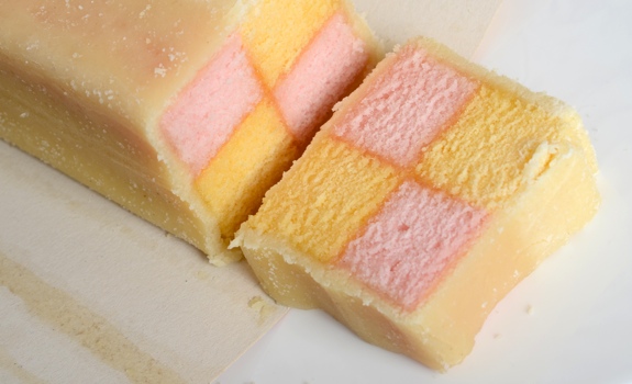 Review Mr. Kipling Battenberg Cake NEAROF